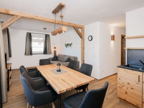 Ferienwohnung Silberblick Küche & Wohnbereich – Landhaus Holzer